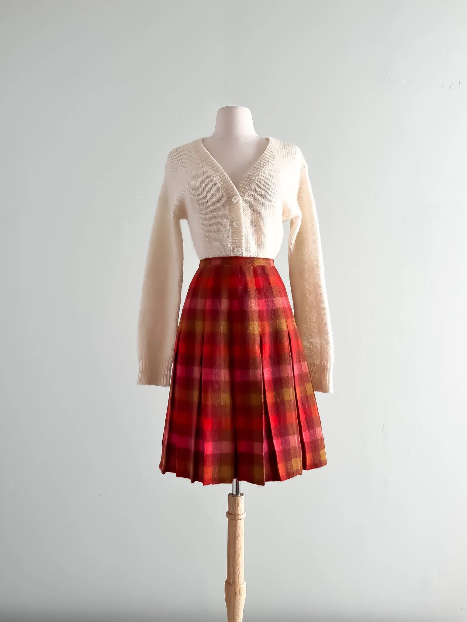 1960's Bold Plaid Pleated Wool Skirt / Sz S