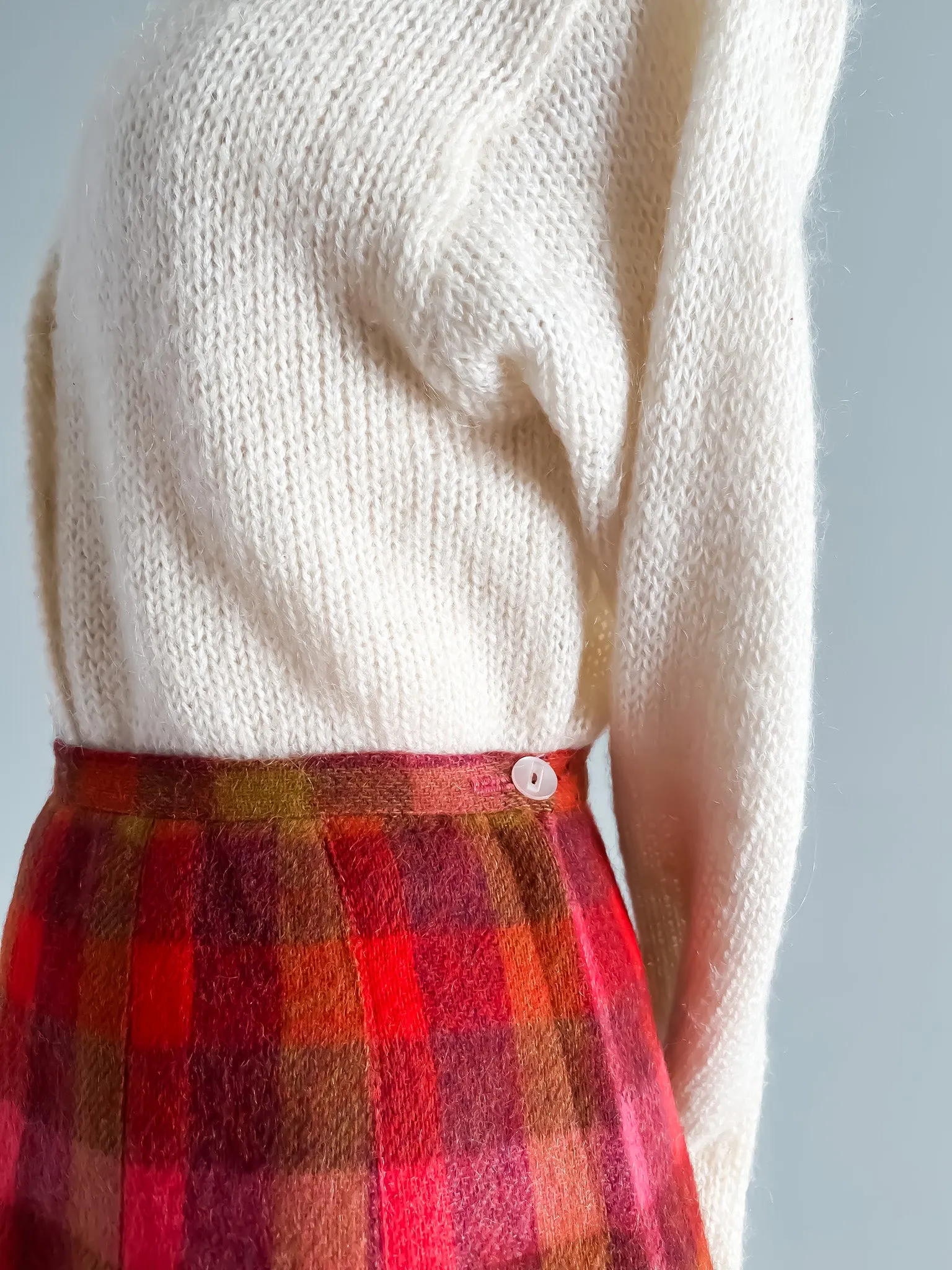 1960's Bold Plaid Pleated Wool Skirt / Sz S