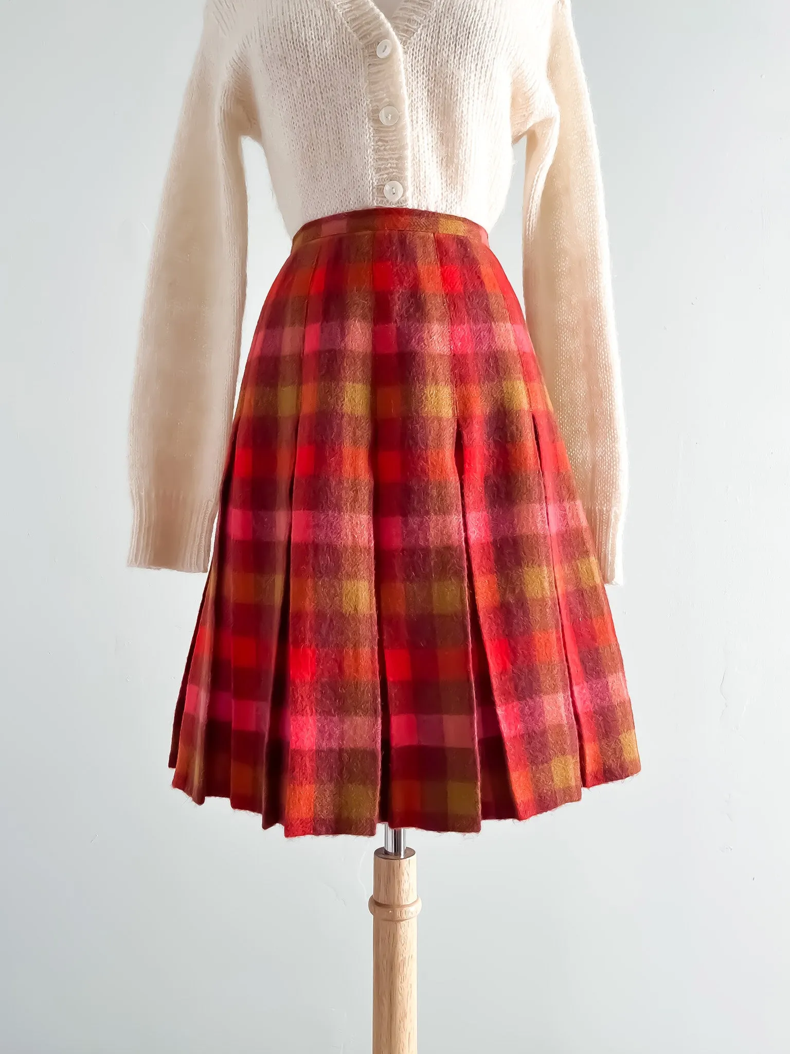 1960's Bold Plaid Pleated Wool Skirt / Sz S