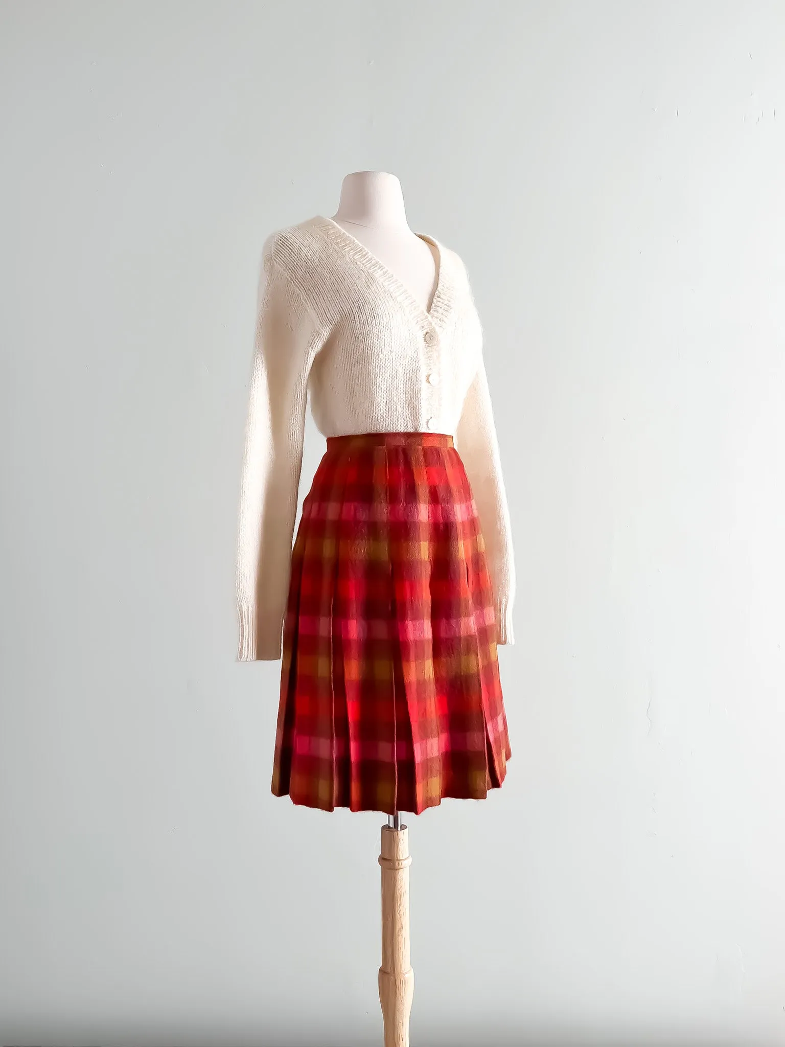 1960's Bold Plaid Pleated Wool Skirt / Sz S