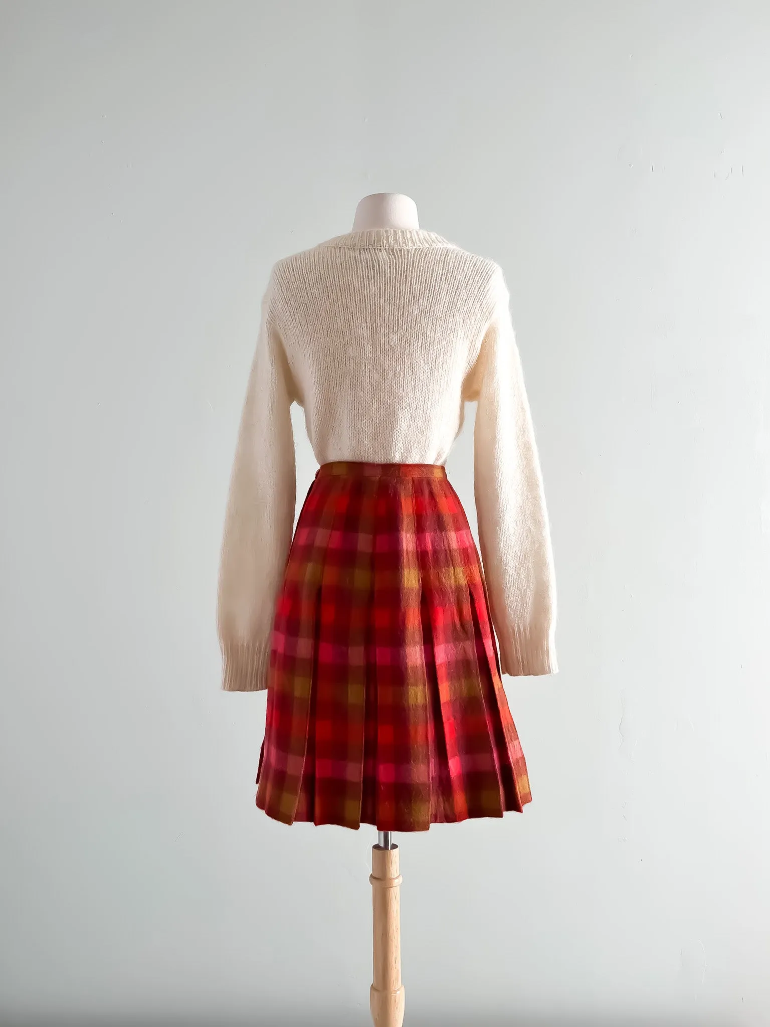 1960's Bold Plaid Pleated Wool Skirt / Sz S