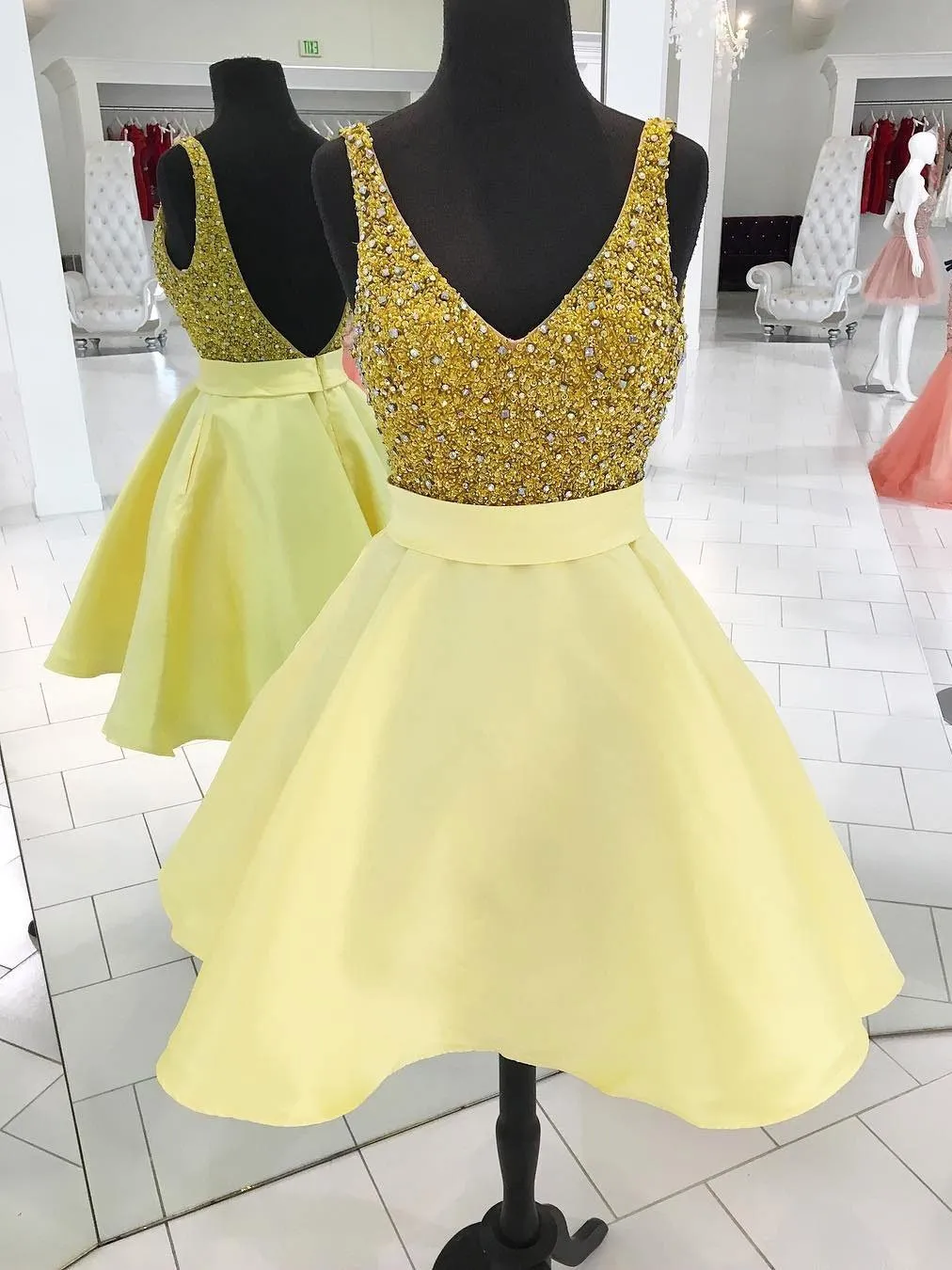 A-line V-Neck  Mini Satin Rhine Stone Sequined Homecoming Dresses 2767