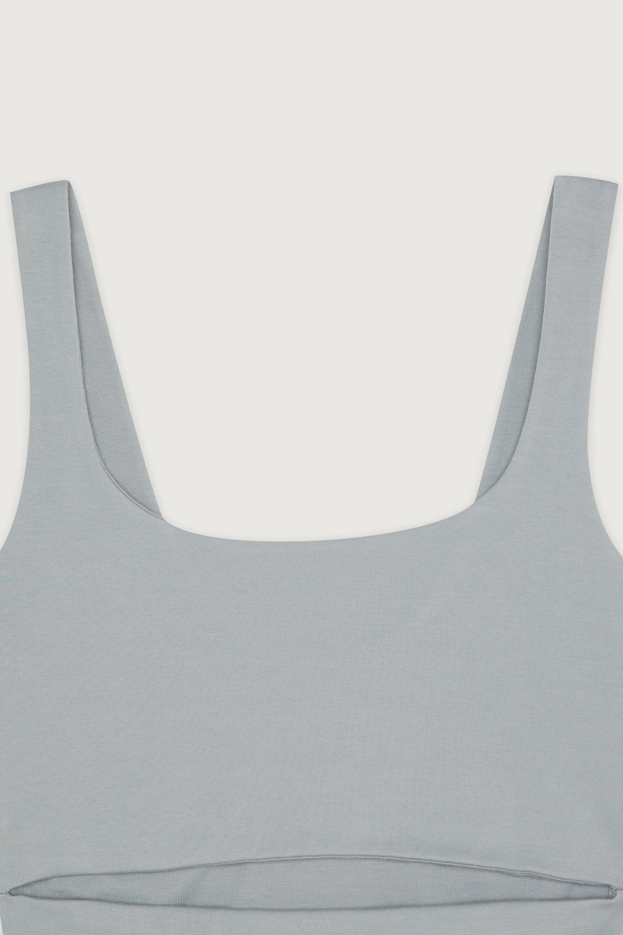 CROPPED TANK WITH CUTOUT