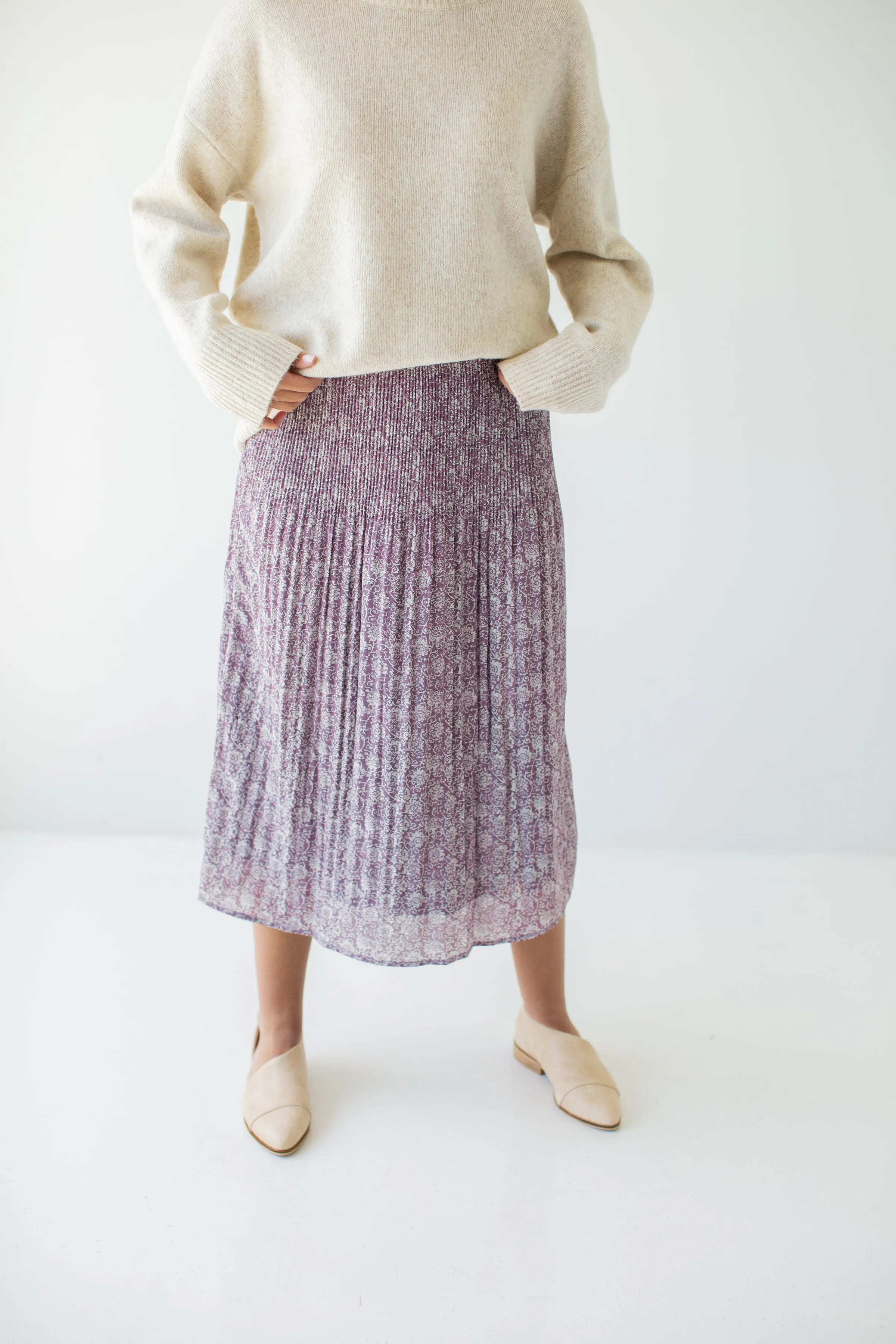 'Destinee' Paisley Pleated Midi Skirt in Mauve