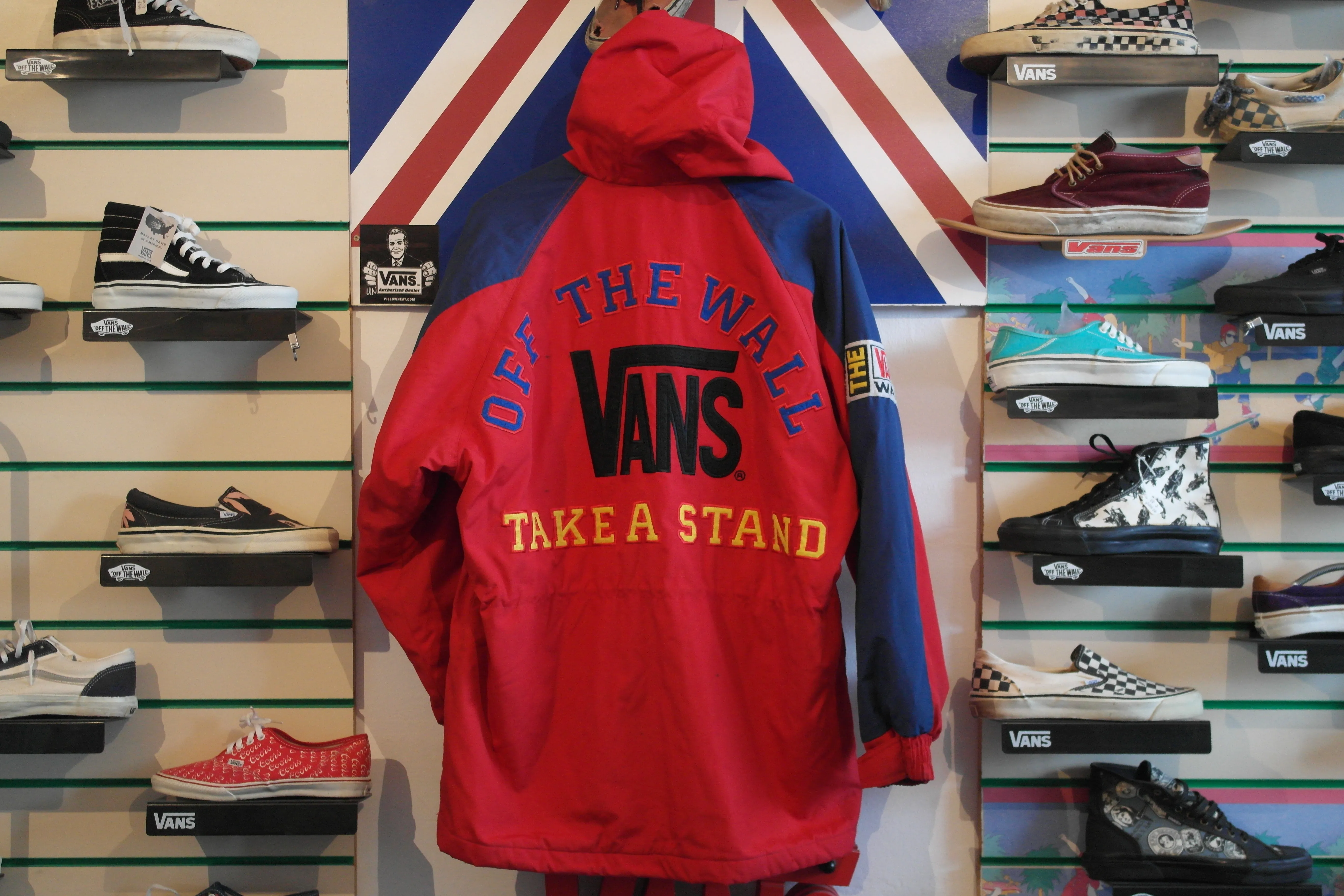 vintage van's otw jacket ~ L