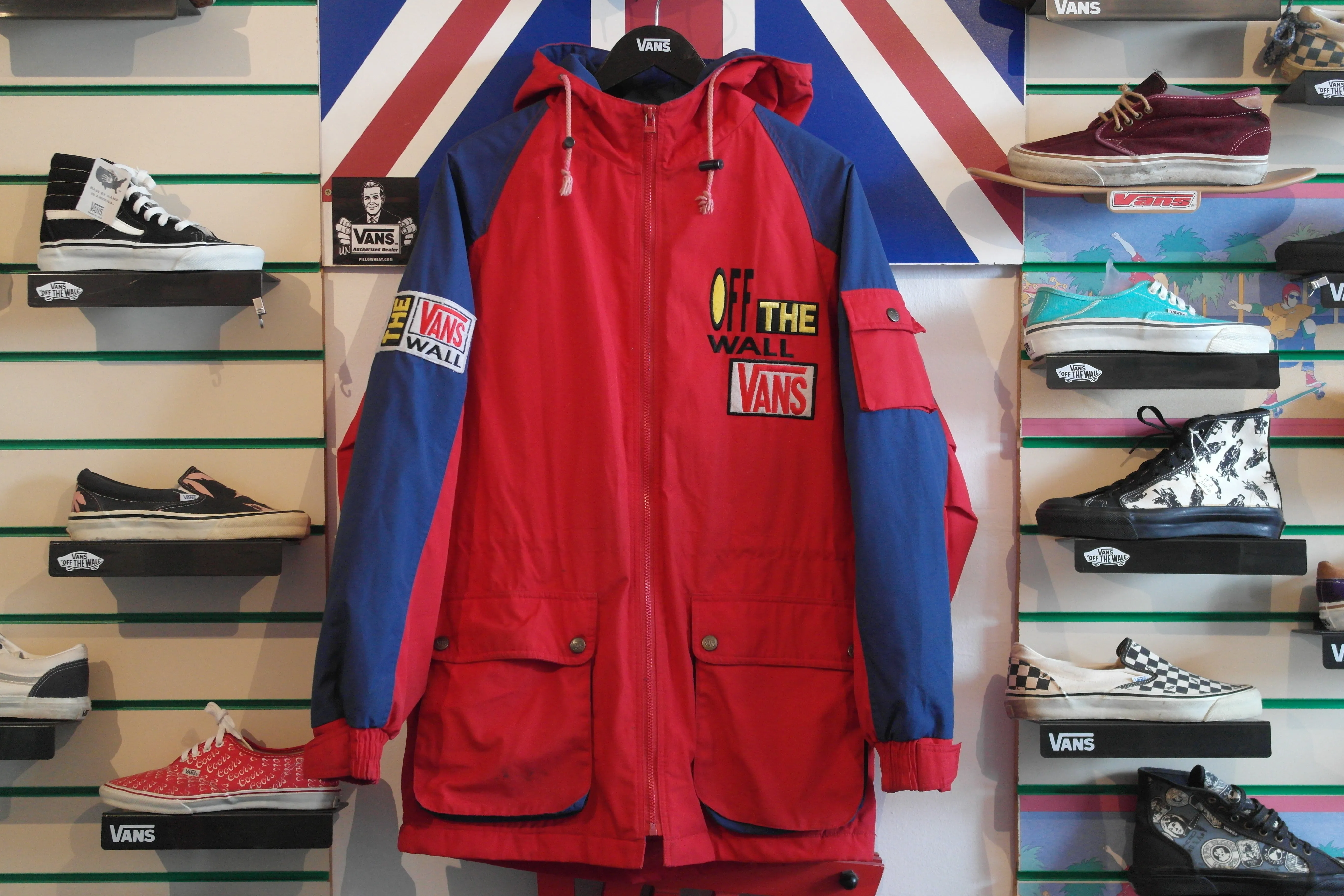 vintage van's otw jacket ~ L