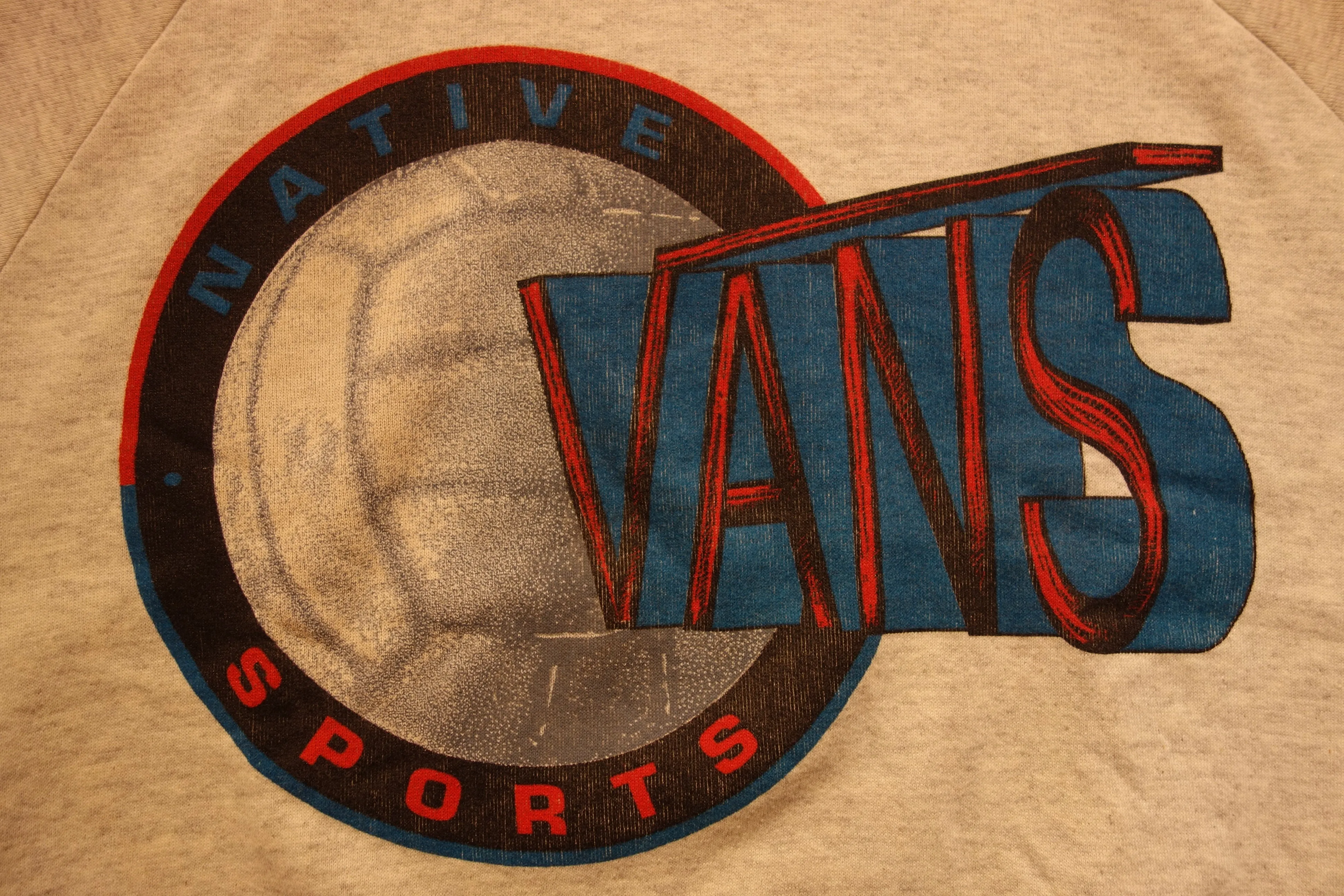 vintage van's sports sweatshirt ~ L